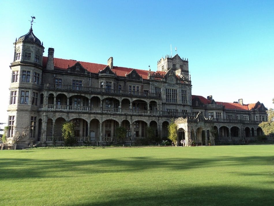 أفضل 10 جامعات في الهند للحصول على تعليم عالي
